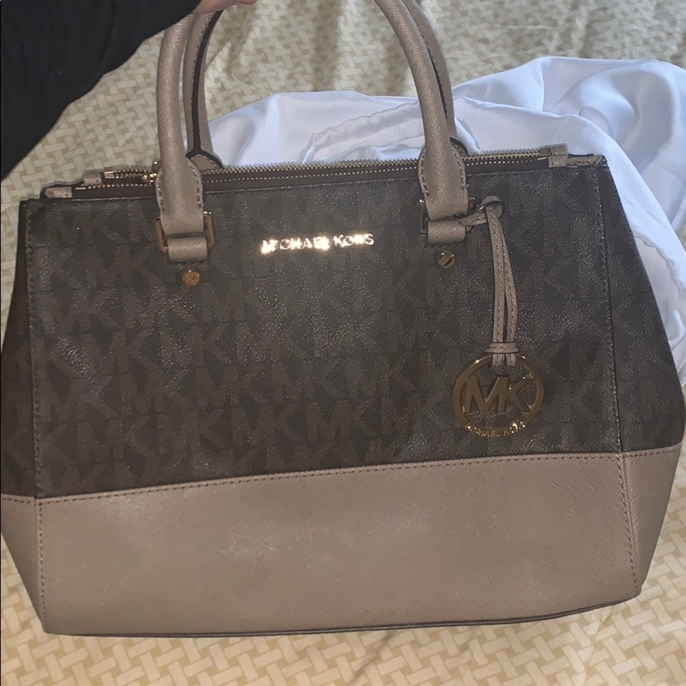 Michael kors tote